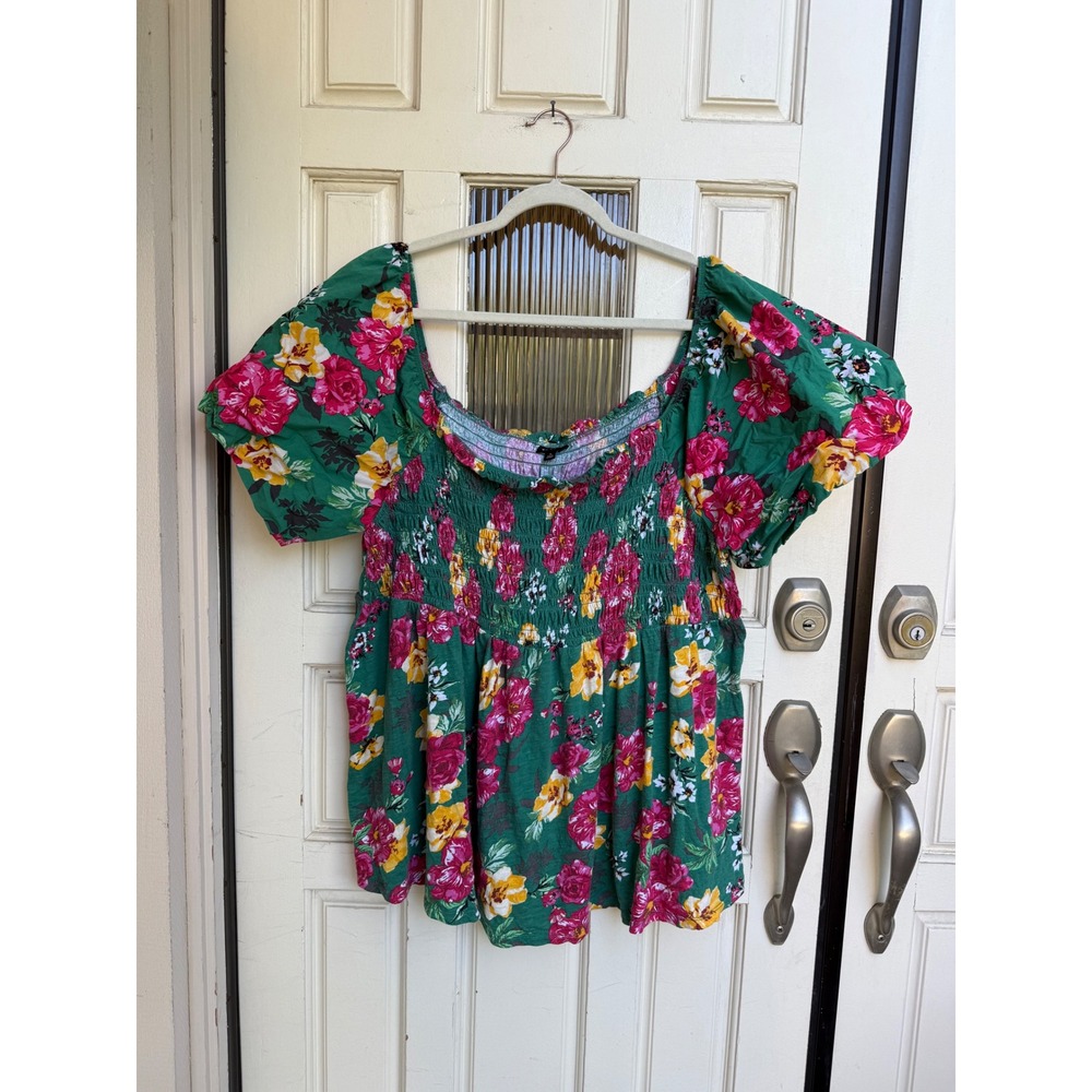 Torrid Babydoll Smocked Bodice Puff Sleeve Top Floral Green‎ Size 4X